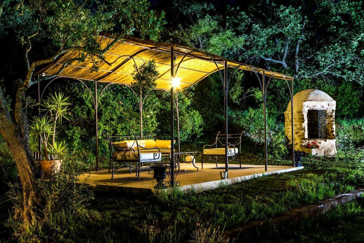 Mas Du Cimai Hotel Evenos Luaran gambar